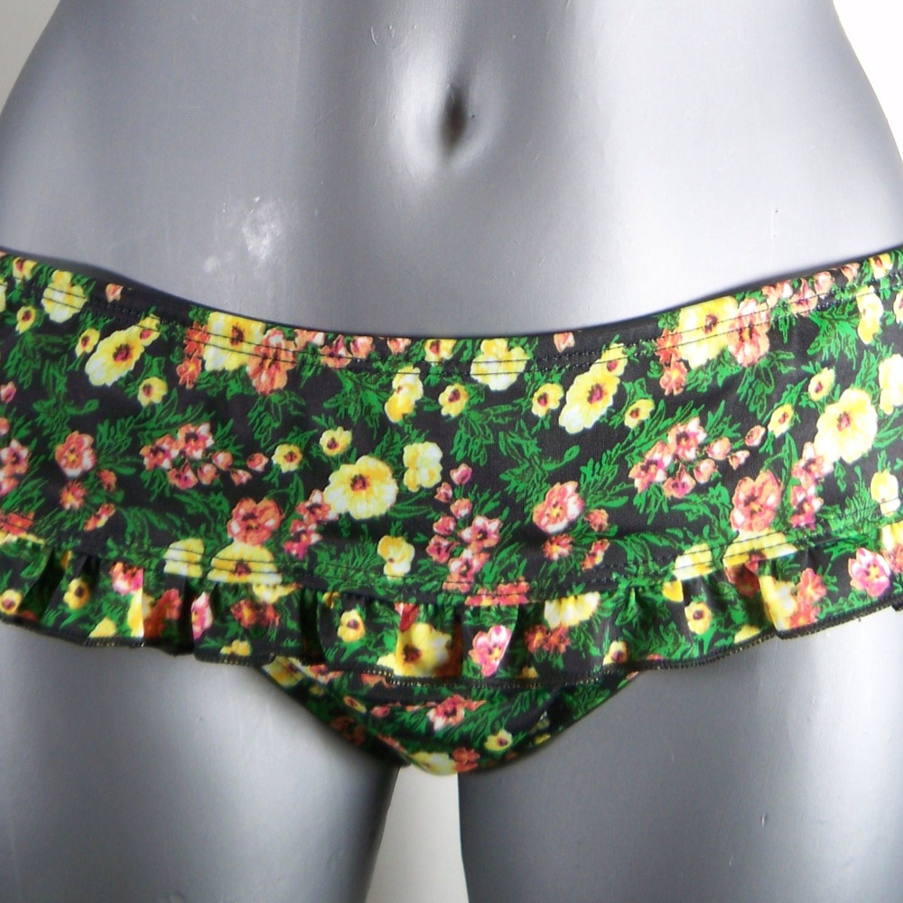 NWT Juniors GUESS Coral & Yellow Floral on Black